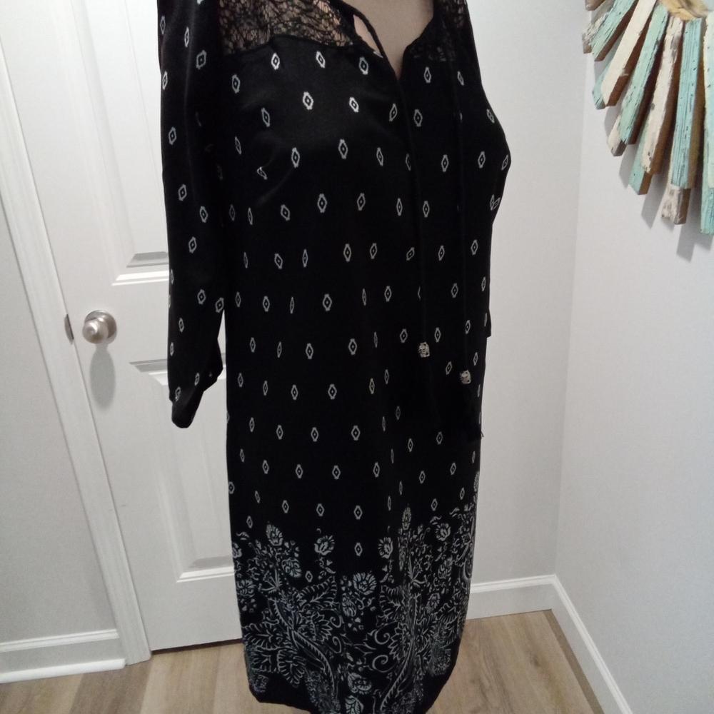 Rue 21 Size XS. Black and White Patterned Dress 3/4 Sleeves Lace Neck